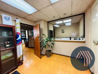 ALQUILER DE AMPLIA OFICINA 200MT2 - REFORMA MONTUFAR, ZONA 10 — Oficina en Alquiler en Reforma Montúfar, Zona 10, Guatemala, Ciudad — miniatura 1 de 14