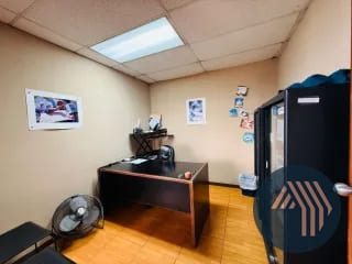 ALQUILER DE AMPLIA OFICINA 200MT2 - REFORMA MONTUFAR, ZONA 10 — Oficina en Alquiler en Reforma Montúfar, Zona 10, Guatemala, Ciudad — miniatura 12 de 14