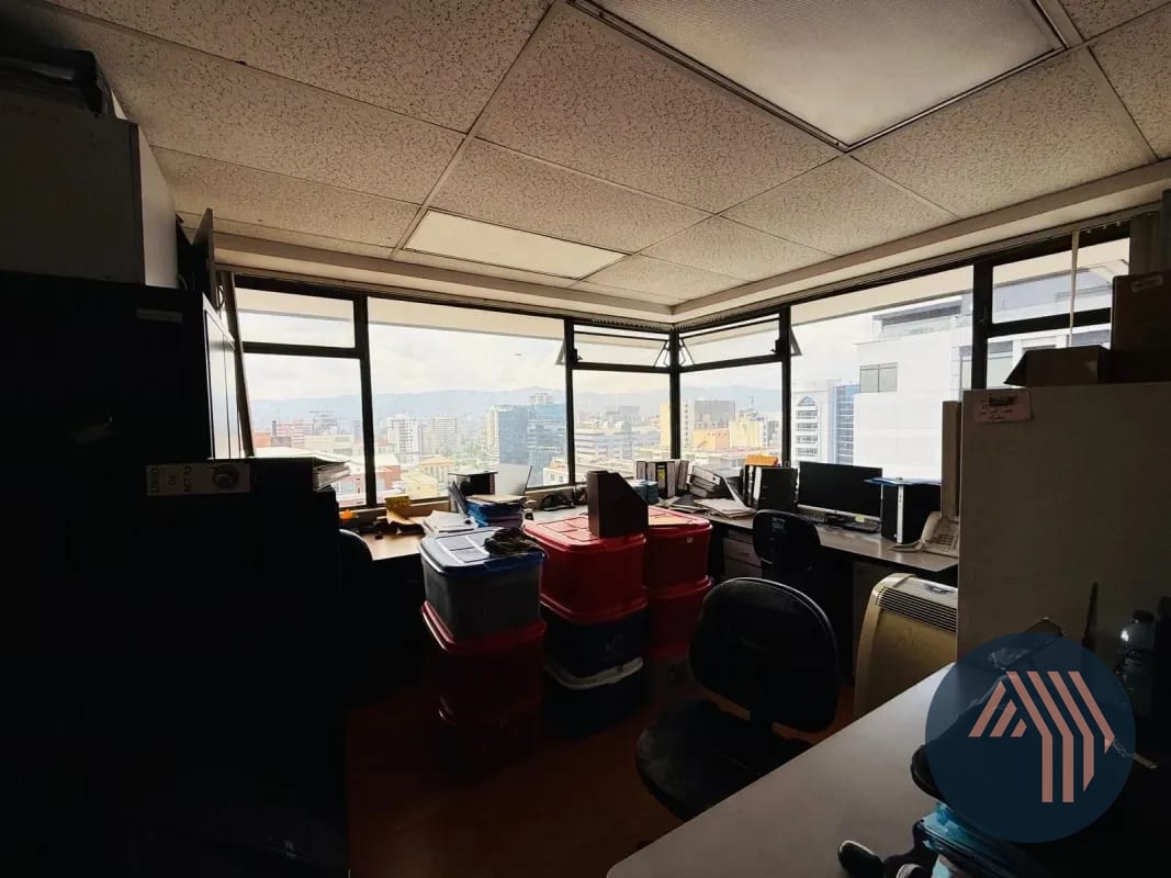 ALQUILER DE AMPLIA OFICINA 200MT2 - REFORMA MONTUFAR, ZONA 10 — Oficina en Alquiler en Reforma Montúfar, Zona 10, Guatemala, Ciudad — foto 11 de 14