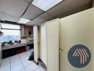 ALQUILER DE AMPLIA OFICINA 200MT2 - REFORMA MONTUFAR, ZONA 10 — Oficina en Alquiler en Reforma Montúfar, Zona 10, Guatemala, Ciudad — miniatura 2 de 14