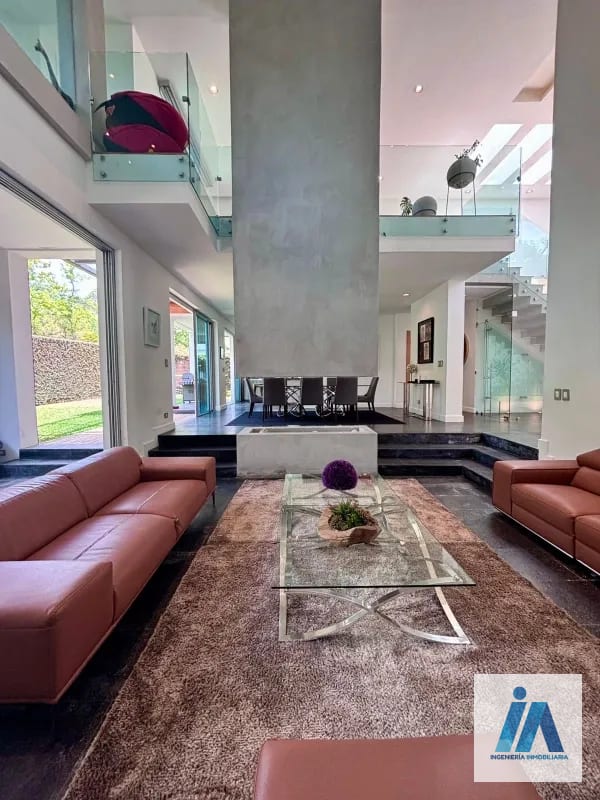 ESPECTACULAR CASA - Las Luces km 12.5 CAES en Venta — Casa en Venta en Las Luces, Carretera a El Salvador, Guatemala, Ciudad — foto 1 de 17