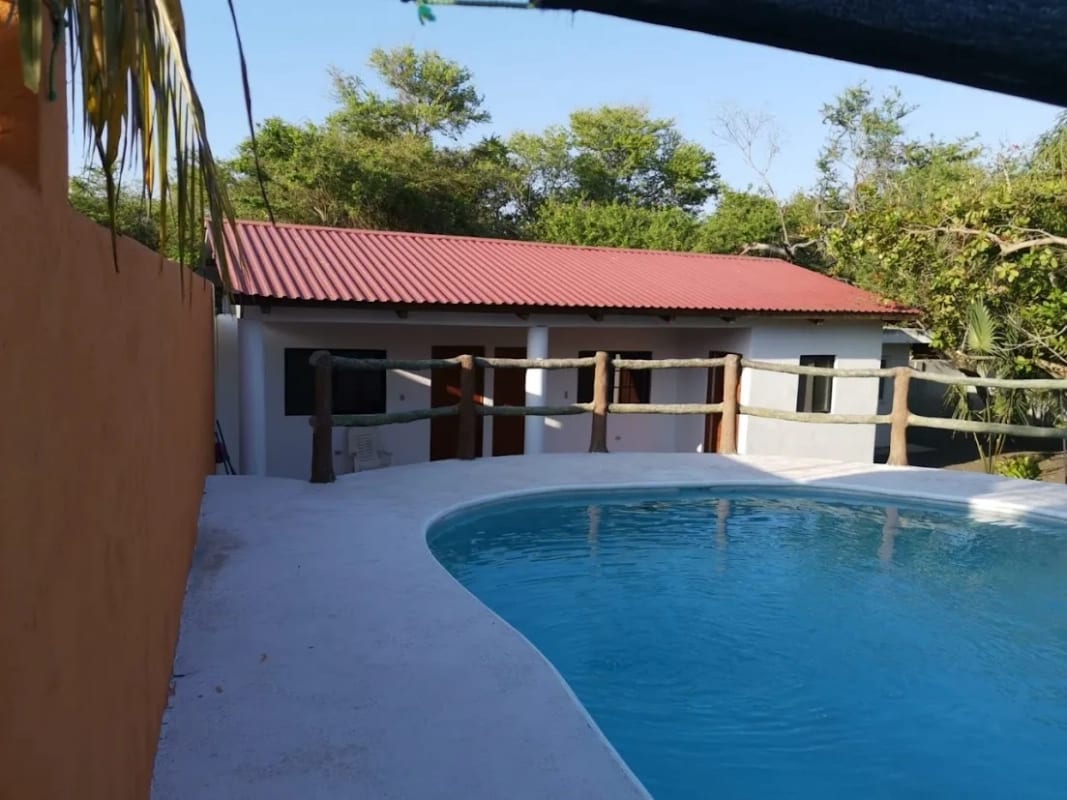 Terreno con 2 boungalows en Monterrico — Terreno en Venta en Monterrico, Santa Rosa — foto 6 de 7