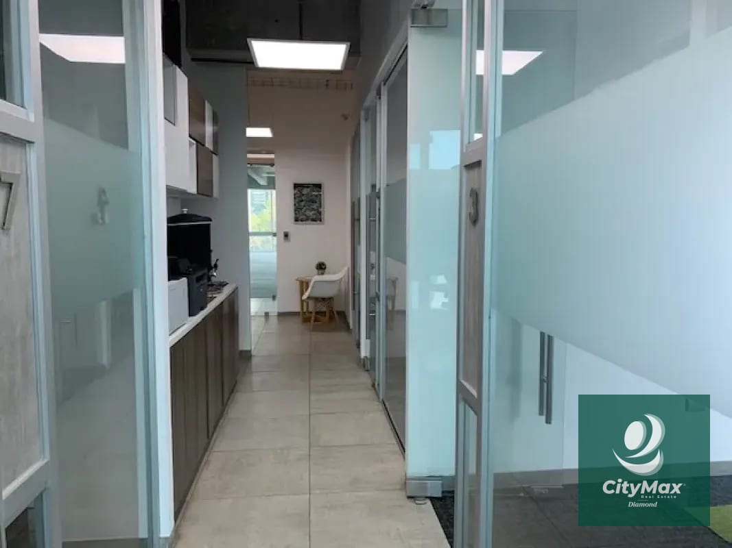 Oficinas en Renta en Vista Hermosa II Zona 15 Guatemala — Oficina en Alquiler en Zona 15, Guatemala, Ciudad — foto 9 de 12
