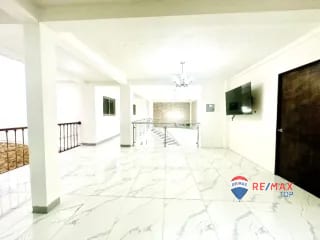 CASA EN VENTA EN RESIDENCIAL VISTAS DE FLORENCIA 4 DORMITORIOS / A 10 MIN. DE ANTIGUA GUATEMALA — Casa en Venta en San Miguel Milpas Altas, Sacatepéquez — miniatura 3 de 6