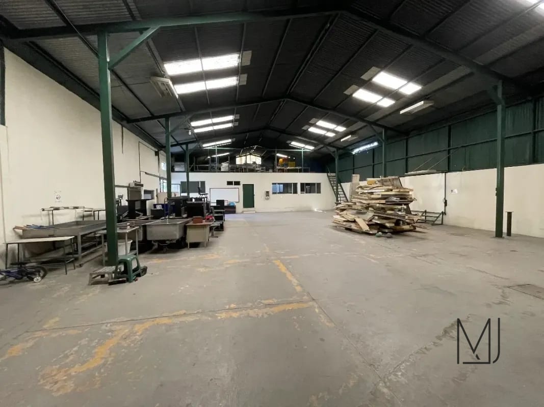 Bodega en alquiler | Villa Nueva | ¡Amplio espacio industrial con cuartos fríos y oficinas! — Bodega / Ofibodega en Alquiler en Villa Nueva, Guatemala, Ciudad — foto 9 de 11