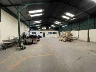 Bodega en alquiler | Villa Nueva | ¡Amplio espacio industrial con cuartos fríos y oficinas! — Bodega / Ofibodega en Alquiler en Villa Nueva, Guatemala, Ciudad — miniatura 9 de 11