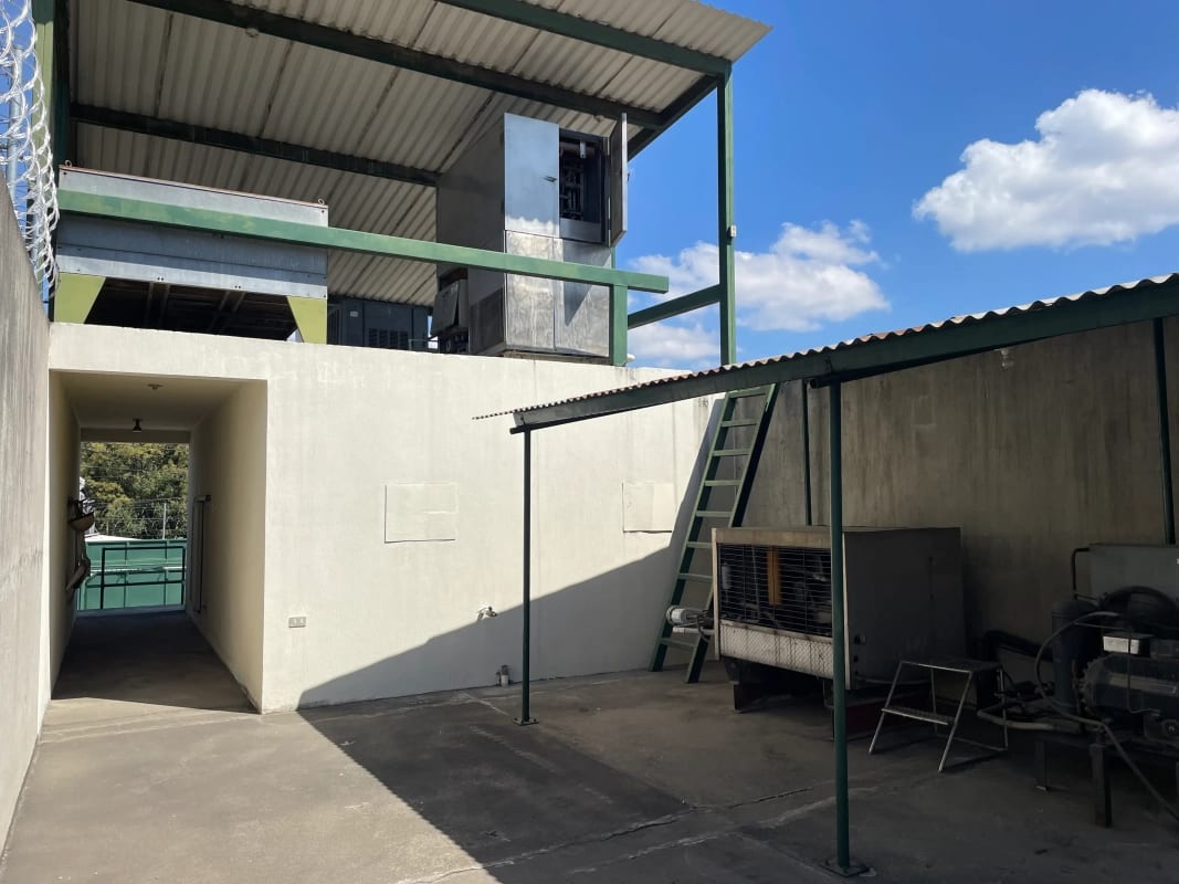 Bodega en alquiler | Villa Nueva | ¡Amplio espacio industrial con cuartos fríos y oficinas! — Bodega / Ofibodega en Alquiler en Villa Nueva, Guatemala, Ciudad — foto 4 de 11