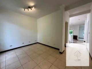 Casa en Venta en Fraijanes — Casa en Venta en Entreverdes, Carretera a El Salvador, Guatemala, Ciudad — miniatura 12 de 17