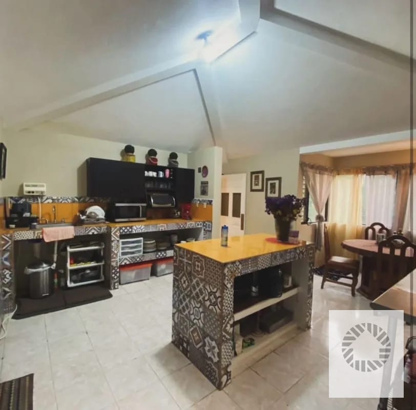 VENDO CASA AMPLIA EN ENCINAL, ZONA 7 — Casa en Venta en El Encinal, Zona 7 Mixco, Guatemala, Ciudad — foto 9 de 12