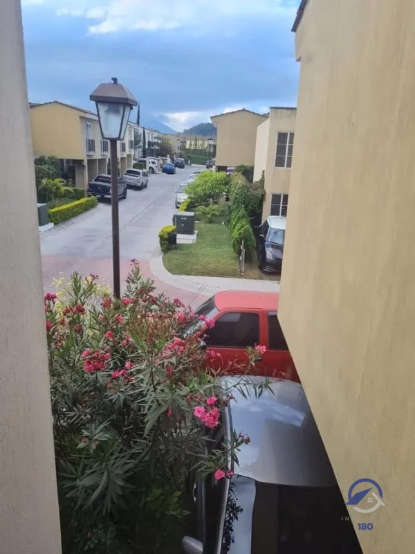 Casa en venta en Santa Rita 2, Villa Nueva — Casa en Venta en Villa Nueva, Guatemala, Ciudad — foto 1 de 14
