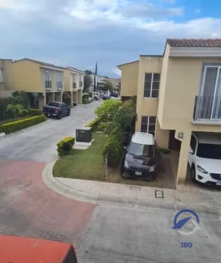 Casa en venta en Santa Rita 2, Villa Nueva — Casa en Venta en Villa Nueva, Guatemala, Ciudad — miniatura 2 de 14