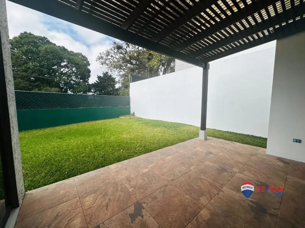 CASA MODERNA, COND. PORTAL VERDE 3 DORMITORIOS / STA. CATARINA PINULA — Casa en Venta en Santa Catarina Pinula, Guatemala, Ciudad — foto 2 de 9