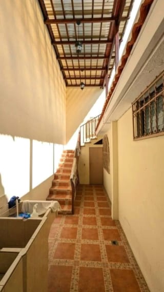 CASA EN VENTA DENTRO DE GARITA NUEVA MONTSERRAT ZONA 3 MIXCO — Casa en Venta en Zona 3 Mixco, Guatemala, Ciudad — miniatura 4 de 12