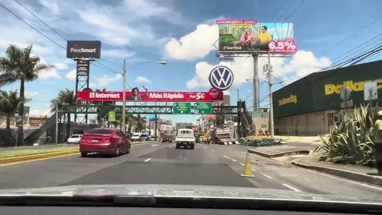 Edificio en Renta - Zona 10 - Sobre Boulevard los Próceres — Edificio en Alquiler en Zona 10, Guatemala, Ciudad — foto 1 de 17