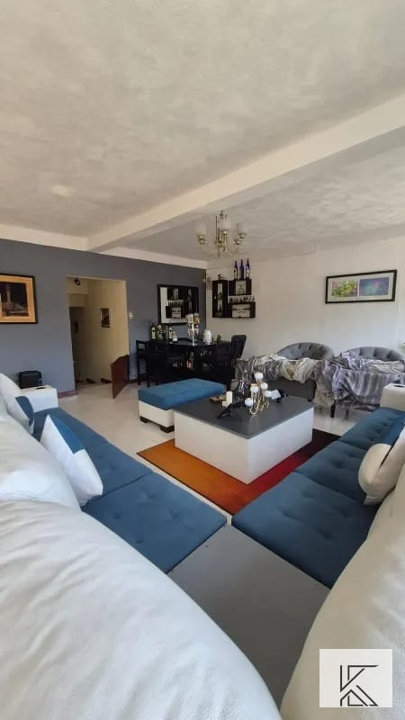 Bella casa en Venta en zona 7 de Mixco, a pocas cuadras de la a Roosevelt — Casa en Venta en Zona 7 Mixco, Guatemala, Ciudad — foto 1 de 16