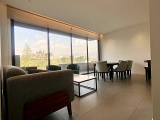 VENDO LUJOSO APARTAMENTO AMUEBLADO EN OAKLAND, zona 10 — Apartamento en Venta en Oakland I, Zona 10, Guatemala, Ciudad — miniatura 1 de 8