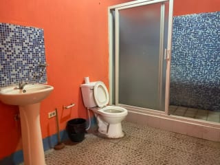 ¡Inversión de playa ideal para remodelar! 🏝️ Casa Vacacional en VENTA – Puerto Quetzal | Óptima para Airbnb — Casa vacacional en Venta en Likin, Puerto Quetzal, Escuintla — miniatura 2 de 16