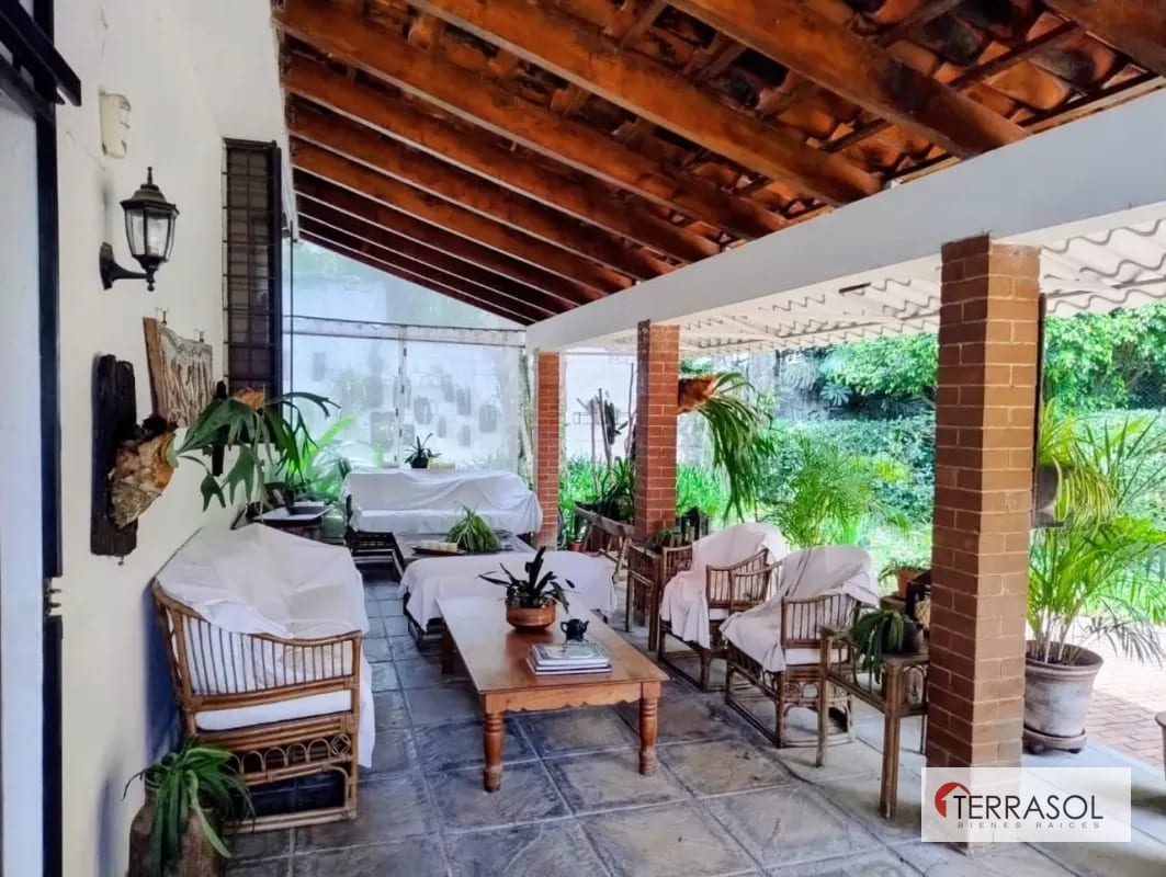 Elegante casa en San Lazaro Viejo. — Casa en Venta en San Lázaro, Zona 15, Guatemala, Ciudad — foto 2 de 10