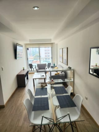 RENTA O VENTA  APARTAMENTO Z.10 COMPLETAMENTE AMUEBLADO — Apartamento en Venta en City Haus, Zona 10, Guatemala, Ciudad — miniatura 1 de 7