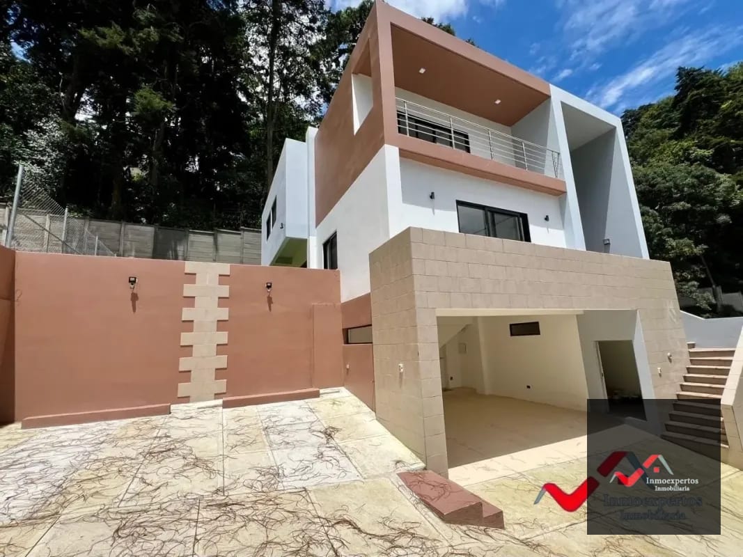 CASA EN VENTA CARRETERA CRISTO REY PIEDRA PARADA, A 3 MINUTOS DE EL PULTE  — Casa en Venta en Santa Catarina Pinula, Guatemala, Ciudad — foto 1 de 15