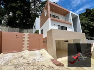 CASA EN VENTA CARRETERA CRISTO REY PIEDRA PARADA, A 3 MINUTOS DE EL PULTE  — Casa en Venta en Santa Catarina Pinula, Guatemala, Ciudad — miniatura 1 de 15