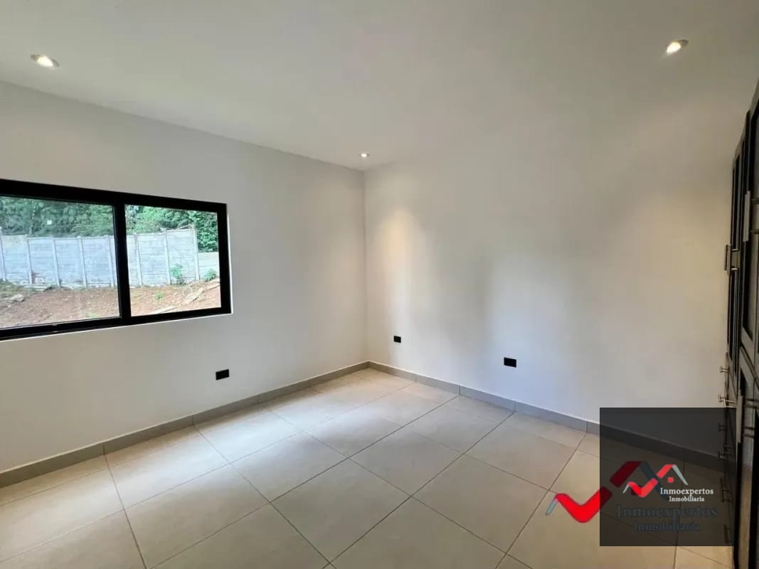 CASA EN VENTA CARRETERA CRISTO REY PIEDRA PARADA, A 3 MINUTOS DE EL PULTE  — Casa en Venta en Santa Catarina Pinula, Guatemala, Ciudad — foto 14 de 15