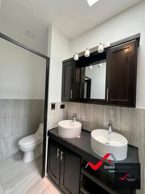 CASA EN VENTA CARRETERA CRISTO REY PIEDRA PARADA, A 3 MINUTOS DE EL PULTE — Casa en Venta en Santa Catarina Pinula, Guatemala, Ciudad — foto 3 de 15