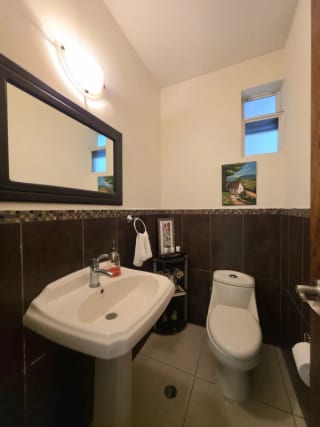 km 26 Carretera a El Salvador casa en venta moderna — Casa en Venta en Bosques de Villa Verde, Carretera a El Salvador, Guatemala, Ciudad — miniatura 11 de 17