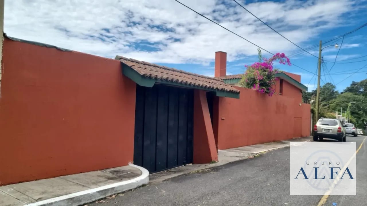 CASA EN VENTA LOMAS DE SAN RAFAEL KM 16 CAES. U$565,000.00 negociable — Casa en Venta en Santa Catarina Pinula, Guatemala, Ciudad — foto 1 de 9
