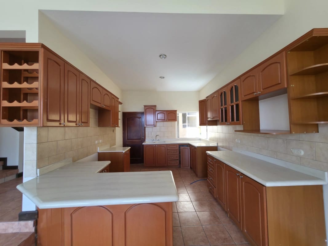 Casa en venta en Carretera a El Salvador Lo de Diéguez — Casa en Venta en Carretera a El Salvador, Guatemala, Ciudad — foto 11 de 17