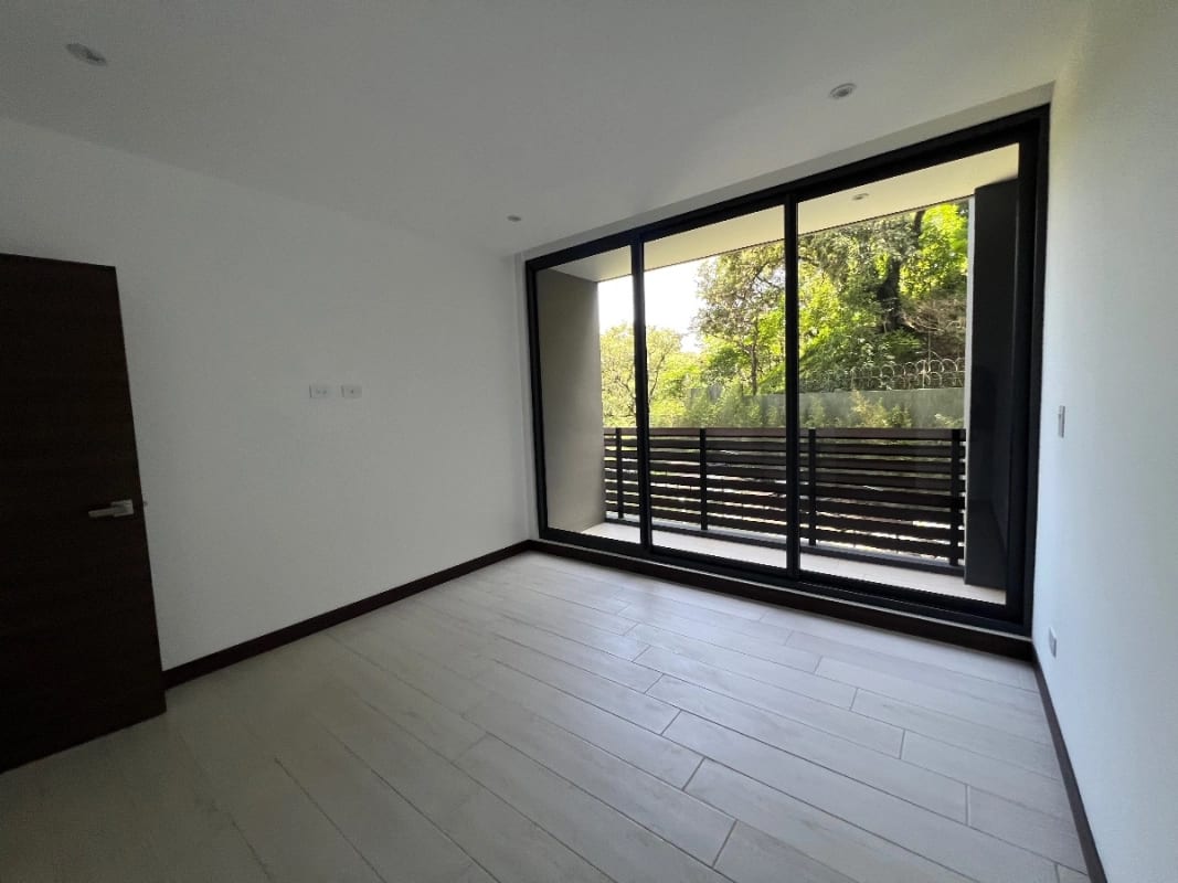 SPAZIO RESIDENCIAS Z15, 3 DORMITORIOS, 139 MTS2 DORMITORIO DE SERVICIO $2,000 INCLUYE MANTENIMIENTO E IVA — Apartamento en Alquiler en Zona 15, Guatemala, Ciudad — foto 10 de 13