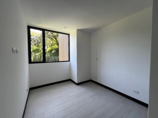 SPAZIO RESIDENCIAS Z15, 3 DORMITORIOS, 139 MTS2 DORMITORIO DE SERVICIO $2,000 INCLUYE MANTENIMIENTO E IVA — Apartamento en Alquiler en Zona 15, Guatemala, Ciudad — miniatura 5 de 13