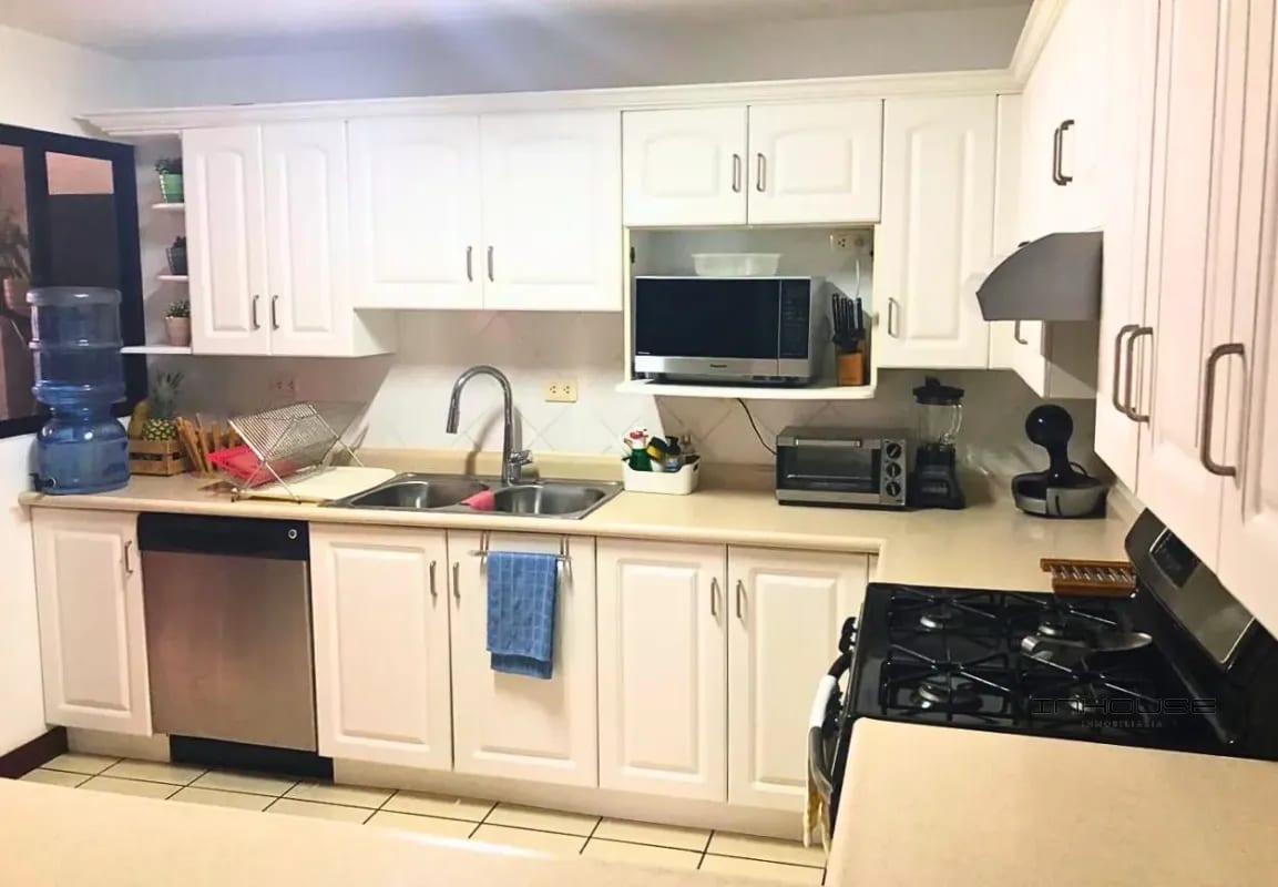 APARTAMENTO EN VENTA ZONA 16 ENCINOS DE CAYALA CON JARDIN — Apartamento en Venta en Zona 16, Guatemala, Ciudad — foto 8 de 9