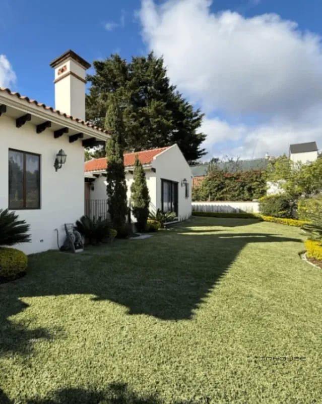 CASA EN VENTA EN FRAIJANES CON JARDIN — Casa en Venta en Carretera a El Salvador, Guatemala, Ciudad — foto 3 de 10