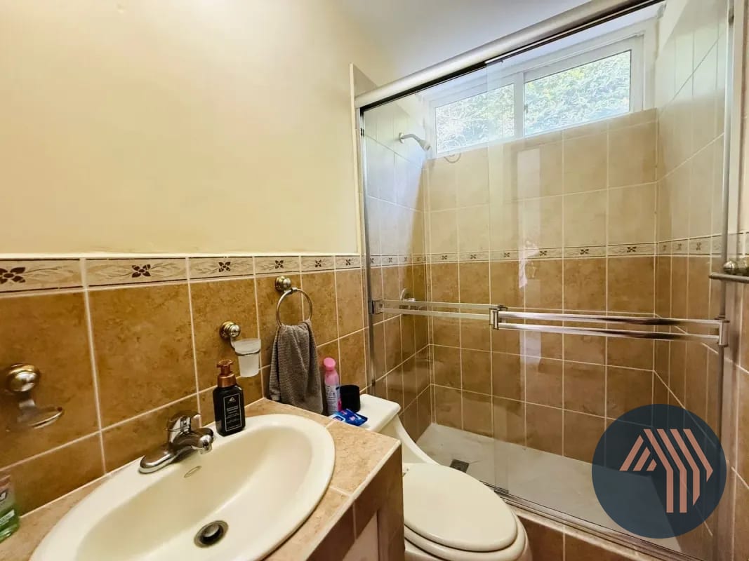 VENTA DE AMPLIA Y CÉNTRICA CASA - SAN LAZARO, ZONA 15 — Casa en Venta en San Lázaro, Zona 15, Guatemala, Ciudad — foto 13 de 17