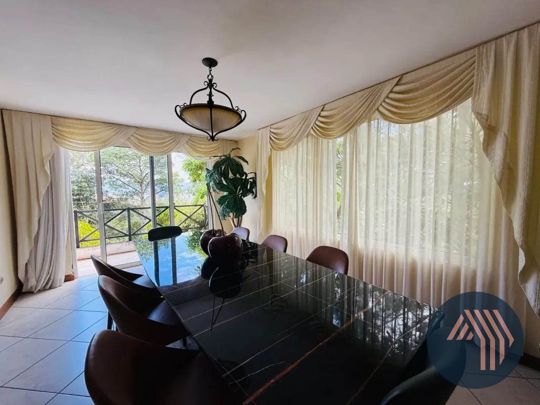 VENTA DE AMPLIA Y CÉNTRICA CASA - SAN LAZARO, ZONA 15 — Casa en Venta en San Lázaro, Zona 15, Guatemala, Ciudad — foto 12 de 17