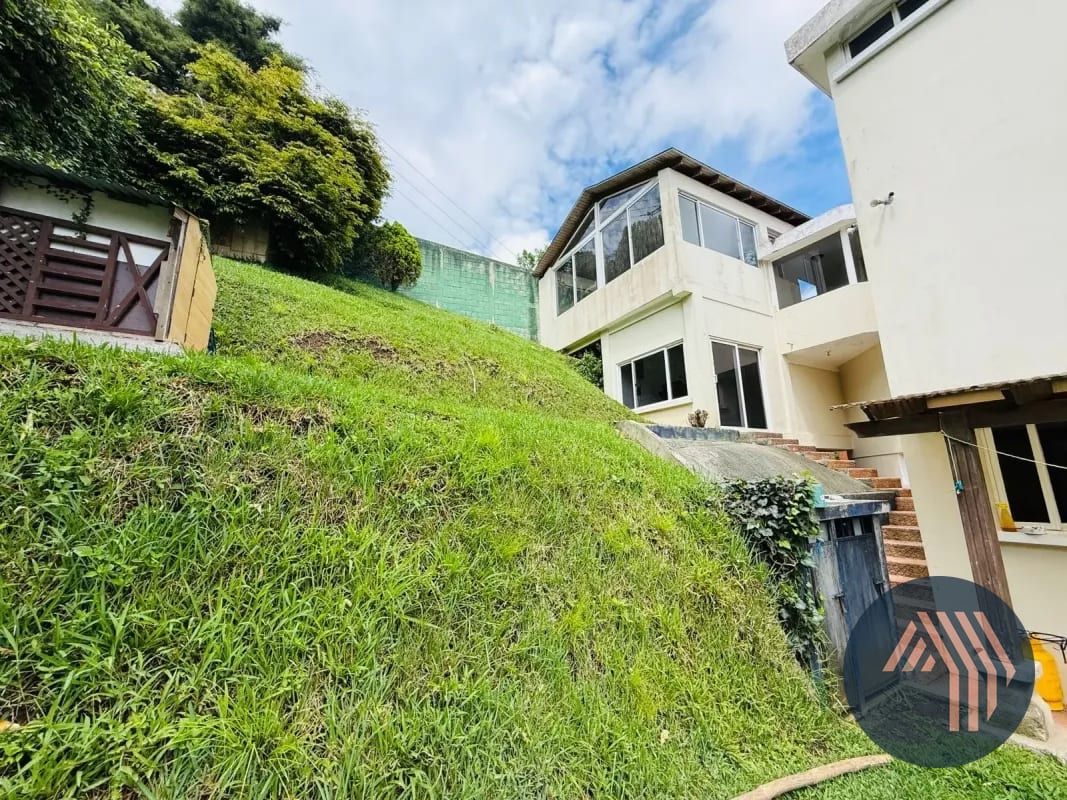 VENTA DE AMPLIA Y CÉNTRICA CASA - SAN LAZARO, ZONA 15 — Casa en Venta en San Lázaro, Zona 15, Guatemala, Ciudad — foto 7 de 17