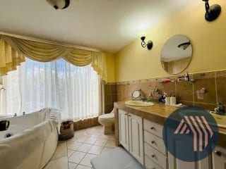 VENTA DE AMPLIA Y CÉNTRICA CASA - SAN LAZARO, ZONA 15 — Casa en Venta en San Lázaro, Zona 15, Guatemala, Ciudad — miniatura 3 de 17