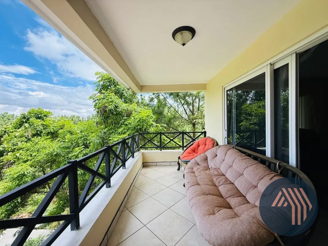 VENTA DE AMPLIA Y CÉNTRICA CASA - SAN LAZARO, ZONA 15 — Casa en Venta en San Lázaro, Zona 15, Guatemala, Ciudad — foto 2 de 17