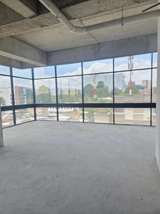 Vendo oficina en Edificio Renovati zona 10 oficina en Edificio Renovati zona 10 — Oficina en Venta en Zona 10, Guatemala, Ciudad — miniatura 1 de 6