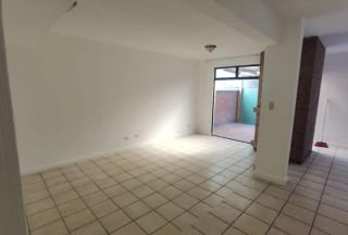 CASA EN VENTA KM 15.8 CARR A EL SALVADOR — Casa en Venta en km 16-20, Carretera a El Salvador, Guatemala, Ciudad — miniatura 9 de 15