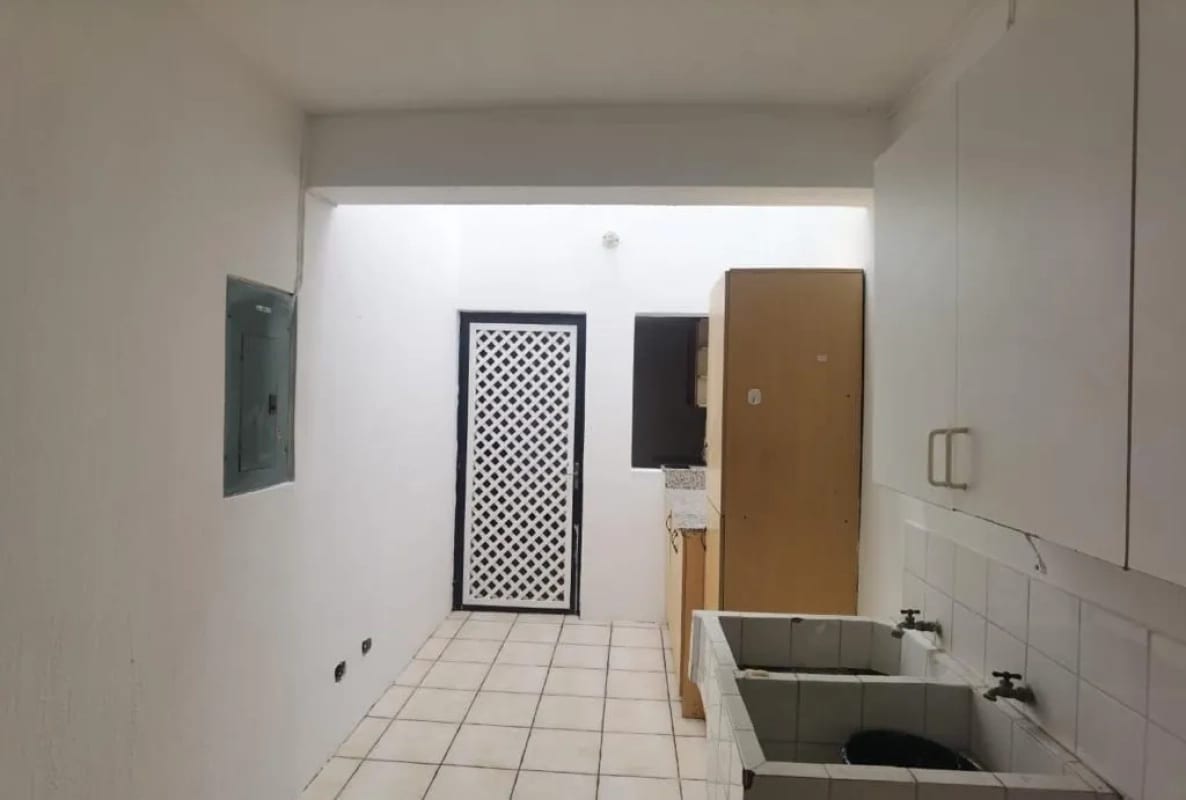 CASA EN VENTA KM 15.8 CARR A EL SALVADOR — Casa en Venta en km 16-20, Carretera a El Salvador, Guatemala, Ciudad — foto 5 de 15