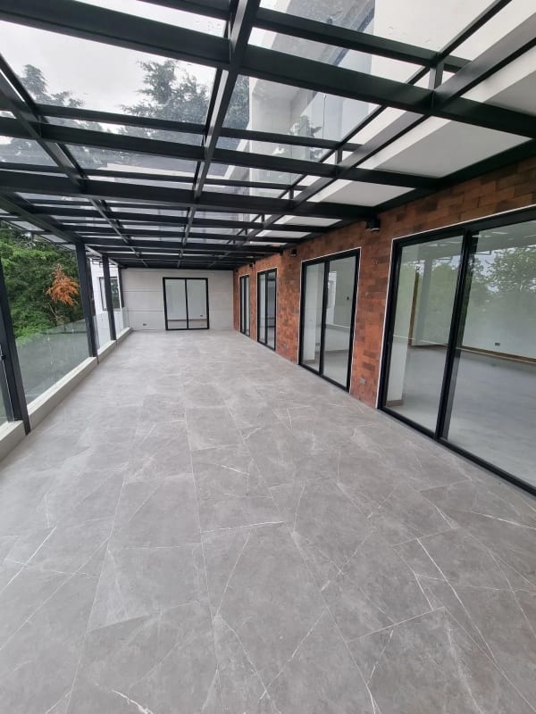 VENDO HERMOSA MANSIÓN EN CARRETERA AL SALVADOR. — Casa en Venta en Sausalito, Carretera a El Salvador, Guatemala, Ciudad — foto 4 de 14