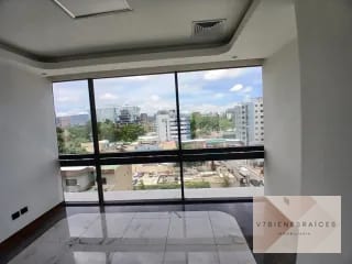 AMPLIA OFICINA - CLÍNICA TABICADA EN RENTA — Oficina en Alquiler en Zona 10, Guatemala, Ciudad — miniatura 1 de 9