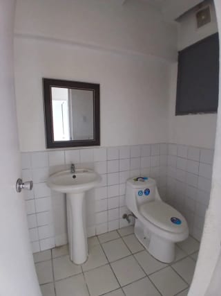 Oficina en Renta Zona 10 — Oficina en Alquiler en Zona 10, Guatemala, Ciudad — miniatura 3 de 7