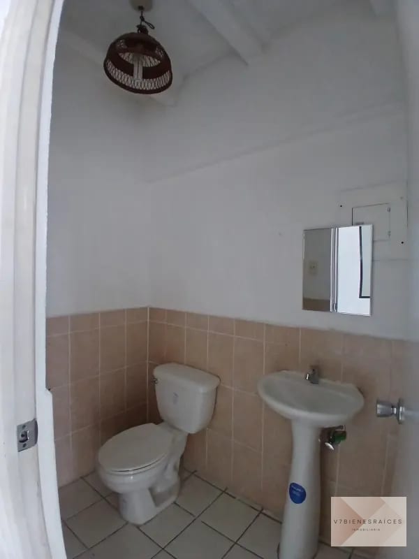 BONITA OFICINA EN RENTA — Oficina en Alquiler en Zona 10, Guatemala, Ciudad — foto 3 de 4