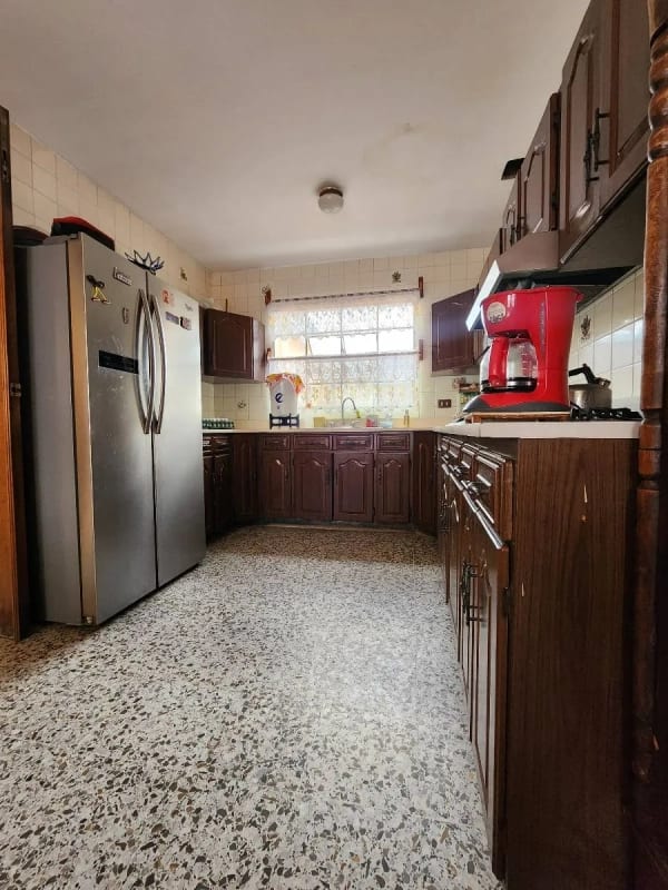 Propiedad Estratégica Z.5: Casa de 3 niveles en Sector en Crecimiento — Casa en Venta en Casa Asunción, Zona 5, Guatemala, Ciudad — foto 9 de 17