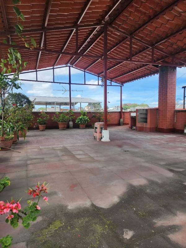Propiedad Estratégica Z.5: Casa de 3 niveles en Sector en Crecimiento — Casa en Venta en Casa Asunción, Zona 5, Guatemala, Ciudad — foto 2 de 17