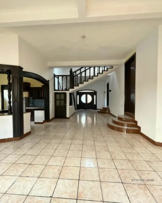 CASA EN VENTA EN SAN CRISTOBAL ZONA 8 DE MIXCO, DE UN NIVEL — Casa en Venta en Zona 8 Mixco, Guatemala, Ciudad — foto 8 de 11