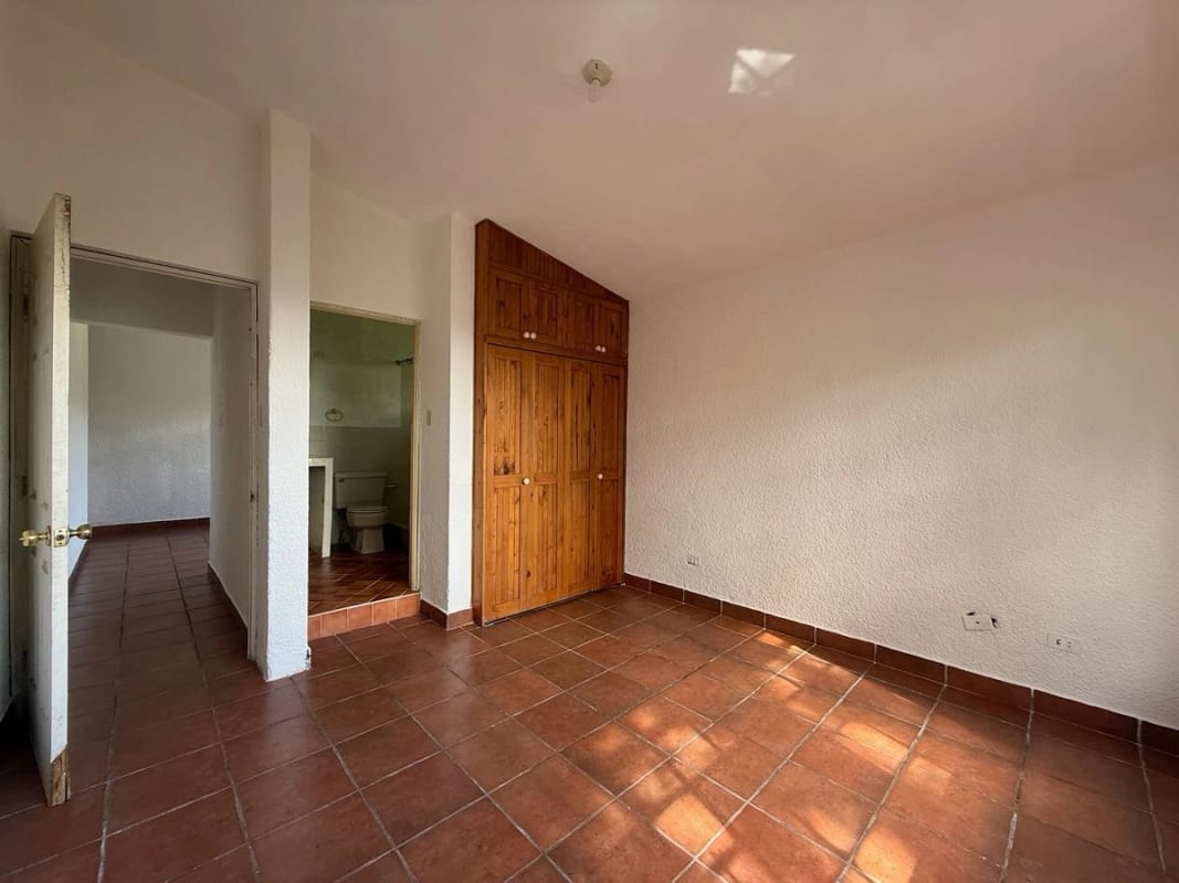 Venta de Casa Cerca del Club Campestre La Montaña – Dentro de Colonia Privada — Casa en Venta en all, Guatemala, Ciudad — foto 5 de 12